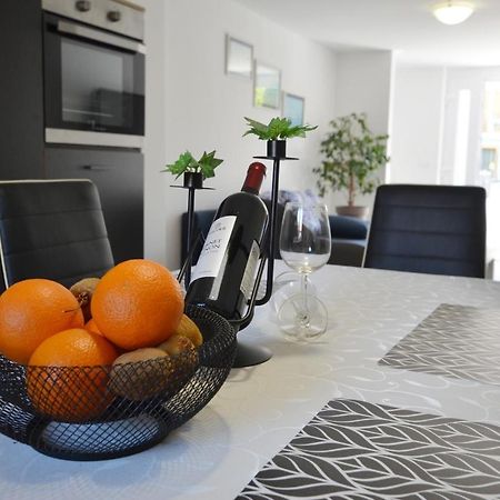 Katy Apartment 로비니 외부 사진